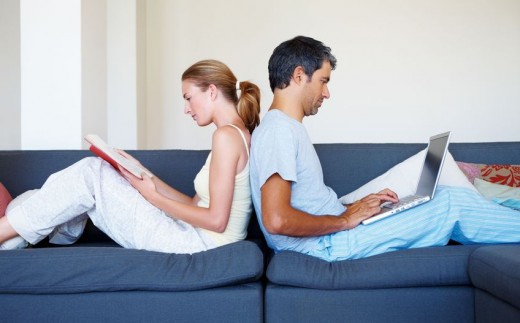 pareja adicta internet desencontrada